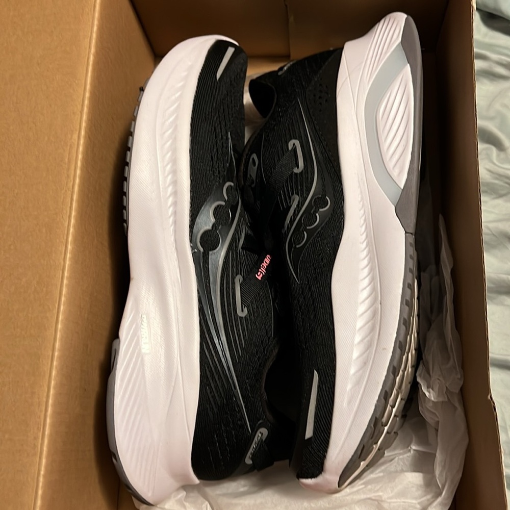 Saucony Guide 16 - worn once! - Picture 2 of 8